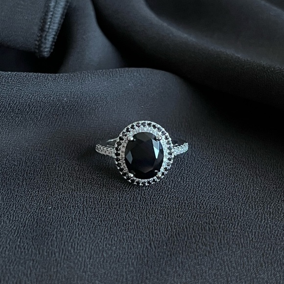 Jewelry - Black stone ring silver-plated size 7